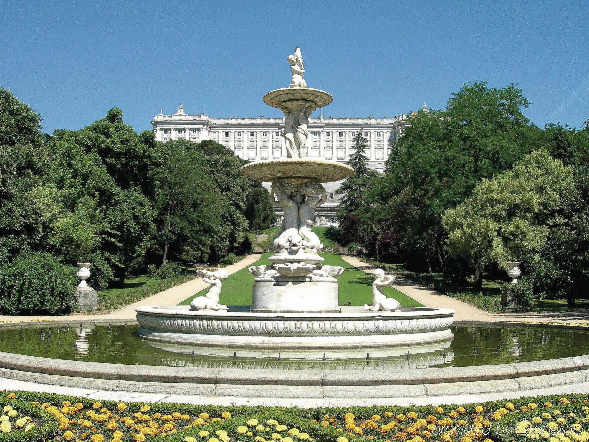 Barcelo Emperatriz Hotel Madrid Exterior photo